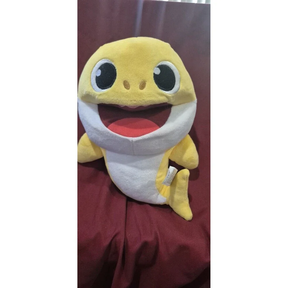 WowWee Pinkfong Yellow Baby Shark Musical Singing Hand Puppet Plush Toy Works